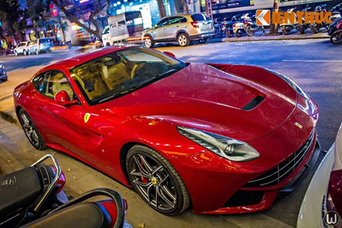 Siêu xe Ferrari F12 Berlinetta giá 21 tỷ tại Hà Nội