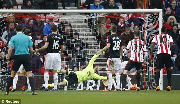 Sunderland 2-1 M.U: Quỷ đỏ phơi áo ở The Light