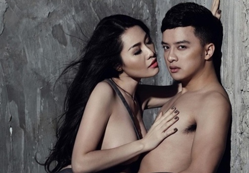 Ca sĩ Việt nổi tiếng nhờ ngực trần và chuyện tình ái