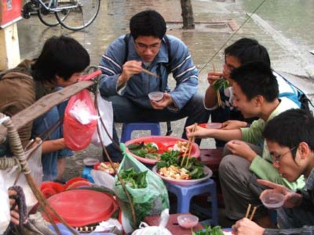 Nghe chửi mà vẫn ăn, hỏi sao không bị 