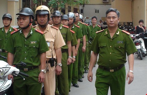 Trưởng phòng hình sự đất Cảng: ‘Tôi chơi với giang hồ’
