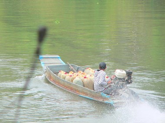 Phát hiện hàng ngàn tấn xăng nhập khẩu không đạt chất lượng