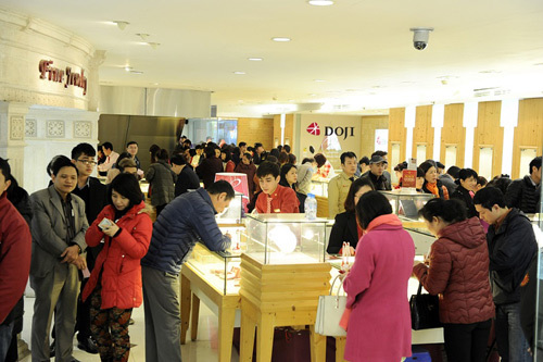 Ngày Thần Tài Bính Thân: DOJI bán 10 vạn đồng vàng