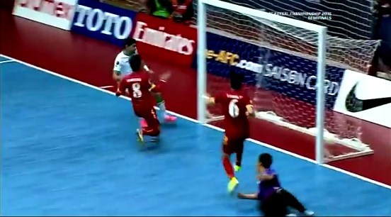 Farhad Tavakoli nâng tỷ số lên 3-0 cho Iran