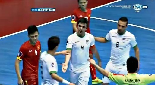 Keshavarz ghi bàn rất dễ dàn