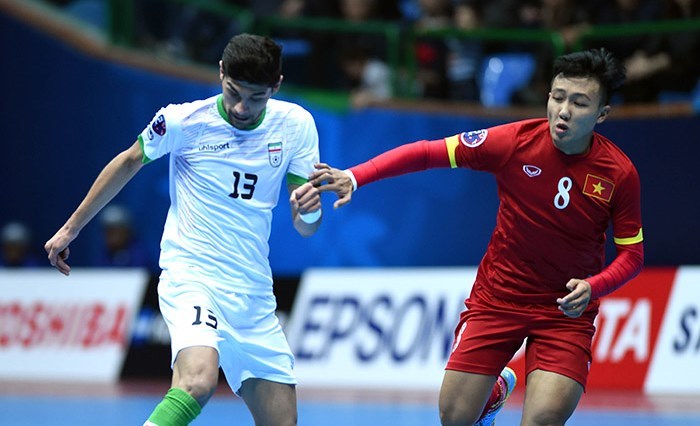 Video tuyển Việt Nam thua đậm