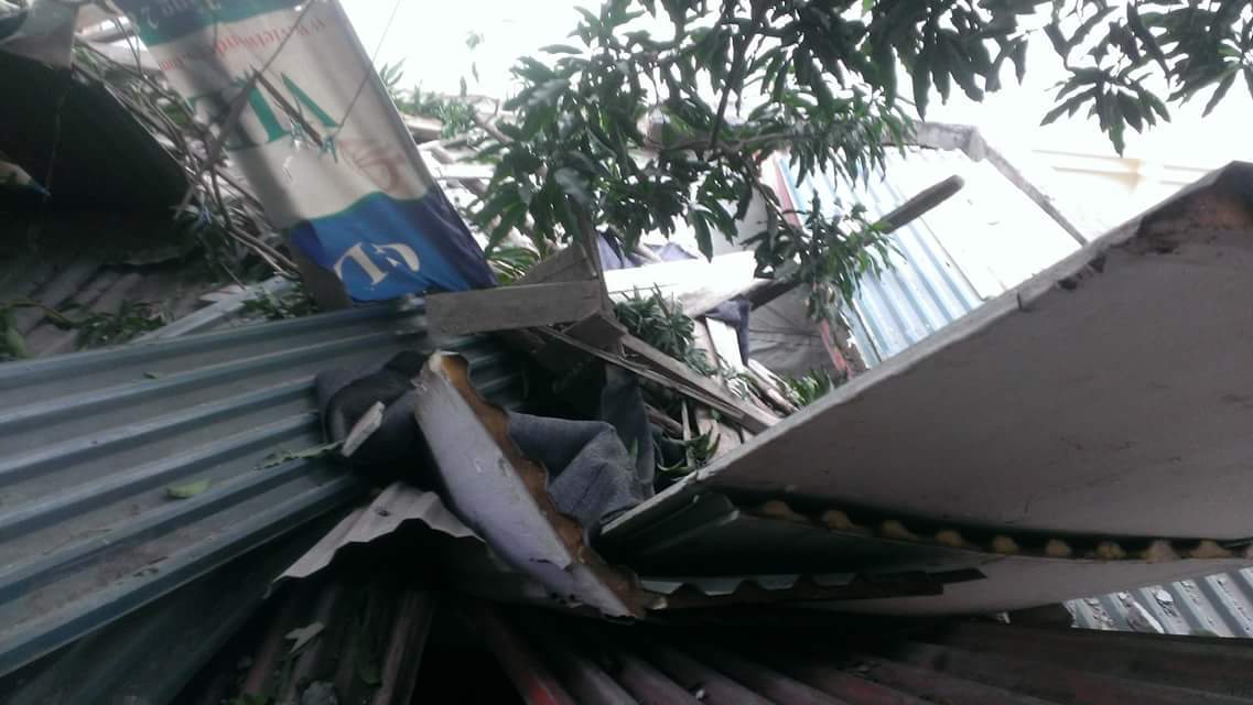 Đình chỉ công trình làm rơi bê tông vào nhà dân