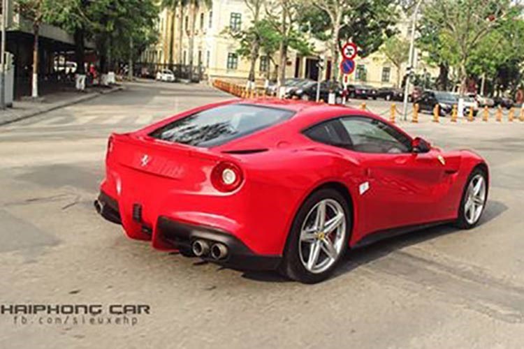 Siêu xe Ferrari 21 tỷ “vứt xó, bỏ kho” tại Hải Phòng