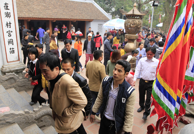 Đền Trần phát ấn sớm, hơn 2.000 cảnh sát bảo vệ