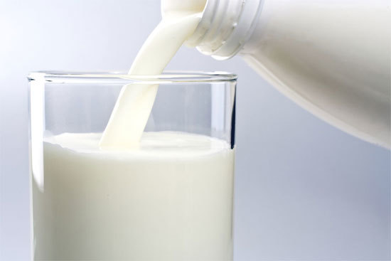 Bác sỹ Mỹ giải đáp: Sữa có thật sự gây loãng xương?