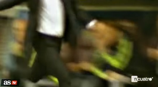 Zidane nổi điên với Ronaldo vì hỏng penalty