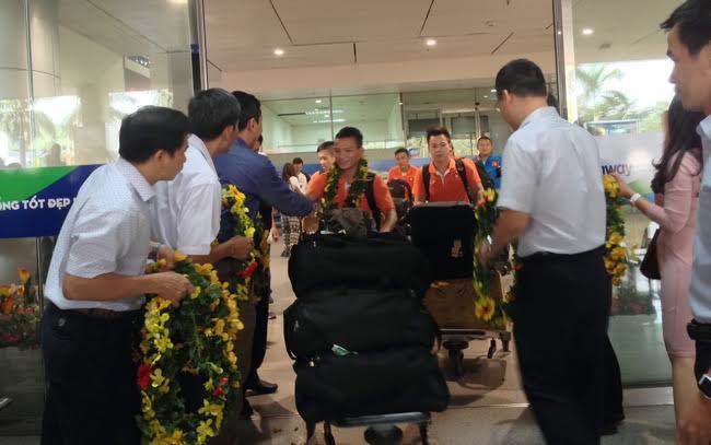 Những người hùng futsal Việt Nam về nước