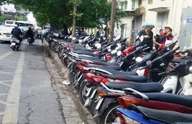 Hà Nội loạn giá giữ xe: Phạt xong tái phạm ngay