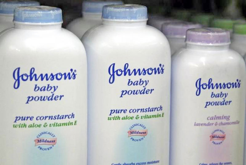 Johnson & Johnson bị kiện vì phấn rôm gây ung thư