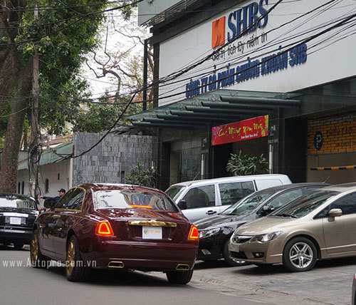 Rộ tin đồn bầu Hiển mua Rolls-Royce Ghost mạ vàng độc nhất Việt Nam