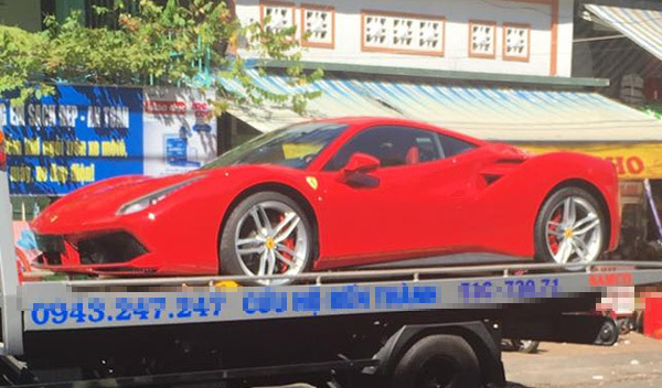 Nữ đại gia Sài Gòn tậu siêu xe Ferrari 488 GTB