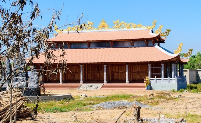 Nhà thờ Tổ của Hoài Linh đóng cửa, dừng thi công