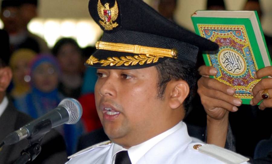 Thị trưởng Indonesia: Mỳ gói, sữa công thức khiến trẻ đồng tính(?)