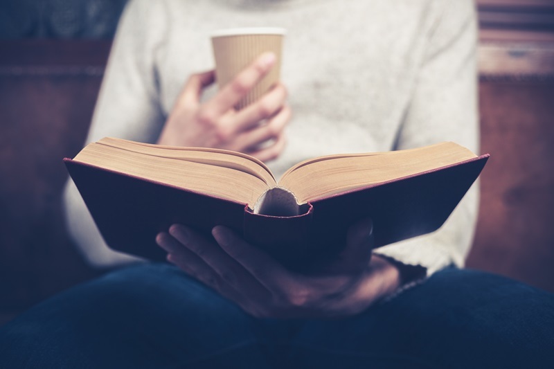 Vì sao chúng ta nghe thấy giọng nói trong đầu khi đọc sách?