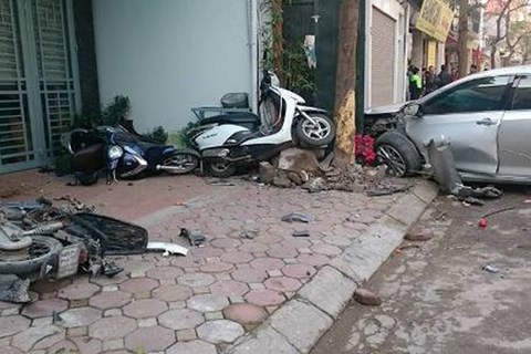 Tai nạn tại Ái Mộ, Long Biên