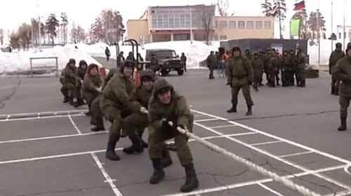 Xem lính Nga rèn luyện quần quật như lực sĩ
