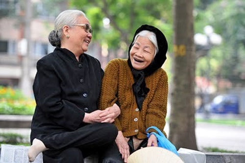 Người Việt và ám ảnh tuổi già