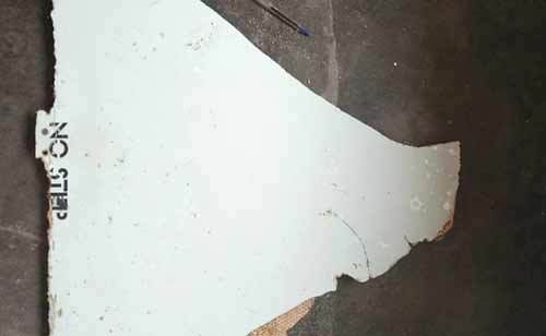 Hình ảnh mảnh vỡ nghi của MH370
