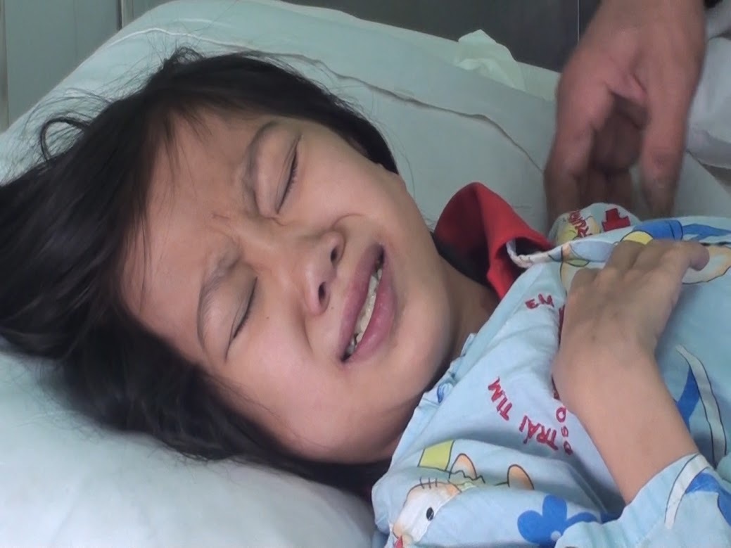 Đau đớn chứng kiến con sắp chết do nhiễm trùng sau mổ