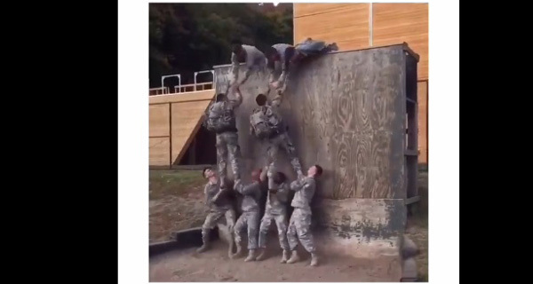 Clip tinh thần làm việc nhóm không thể bỏ qua