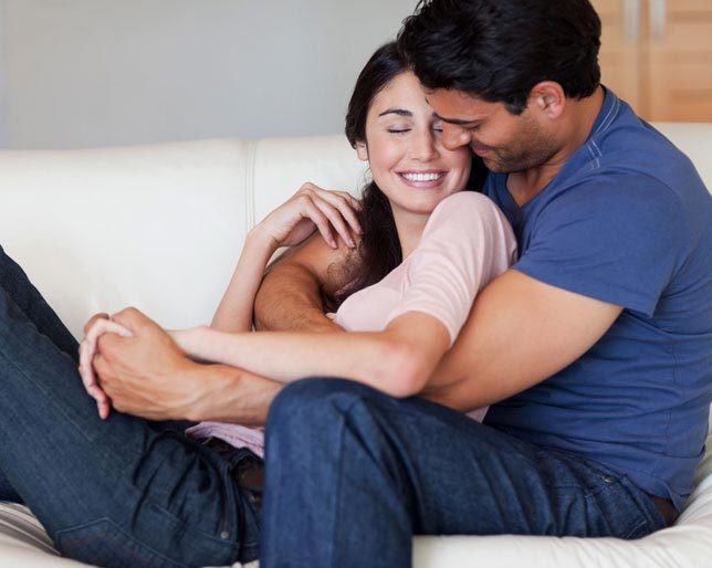 Ôm ấp, cười thả phanh giúp chống bệnh tim