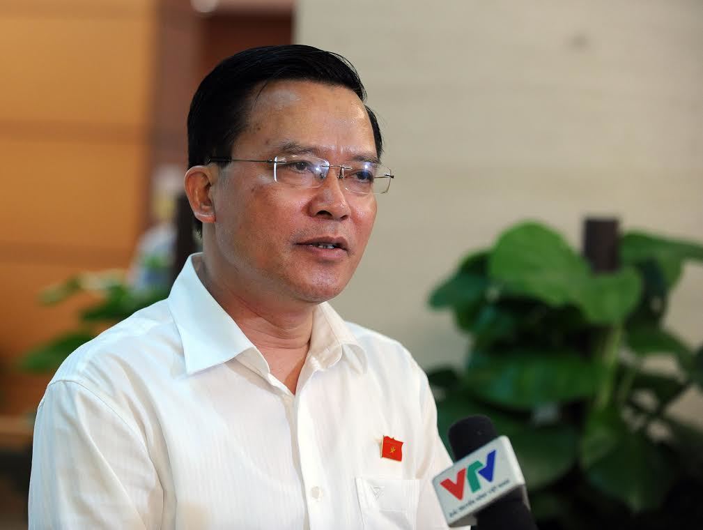 Ra cửa lên xe, xuống cửa vào nhà, tự ứng cử dễ trượt