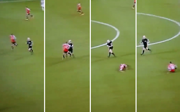 Hài hước: Trọng tài Mike Dean đốn Rashford ngã sấp mặt