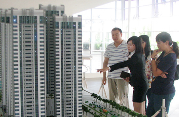 Siết vốn nhà đất: Ám ảnh cú sốc đóng băng?