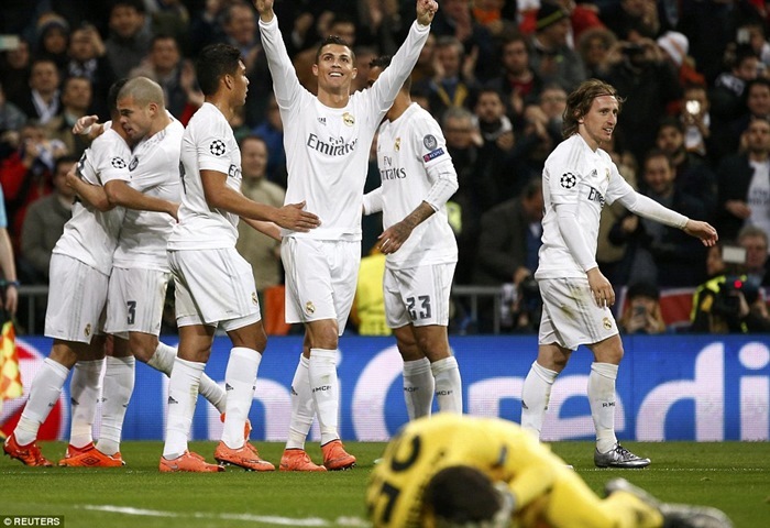 Ronaldo chói sáng, Real hùng dũng vào tứ kết