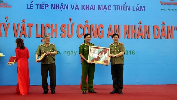 Tiếp nhận và triễn lãm hơn 200 kỷ vật lịch sử CAND Tây Nam bộ