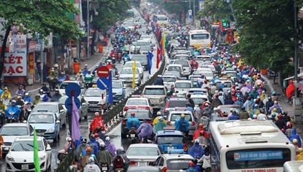 Kinh nghiệm lái ô tô trên đường phố đông người