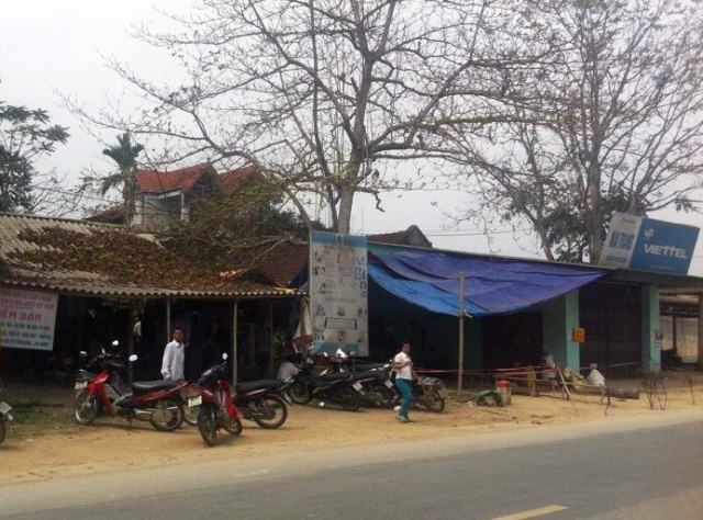 Đang bế con bị chồng cầm 2 dao chém chết tại chỗ