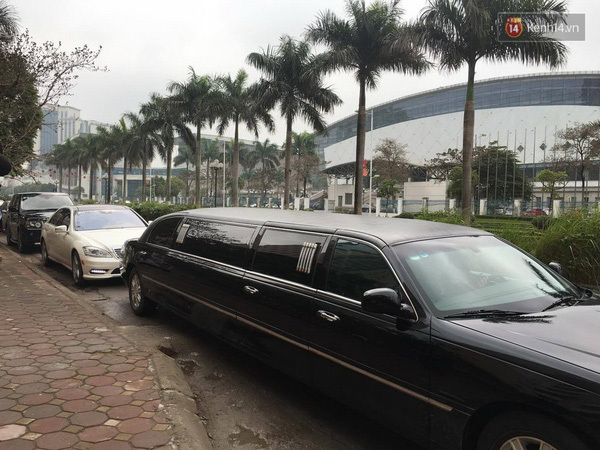 Á hậu Trà My được rước dâu bằng đoàn xe limousine hoành tráng