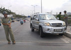 CA nổ súng truy đuổi “xe điên”, đường phố Sài Gòn náo loạn