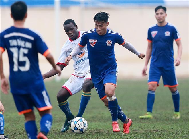 Vòng 4 Toyota V.League: HLV Phan Thanh Hùng tái xuất