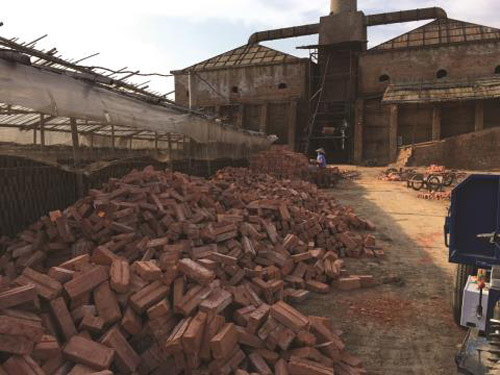 Thâm nhập lò gạch