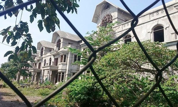 Gần một nửa dự án bất động sản tại TP.HCM “chết lâm sàng”