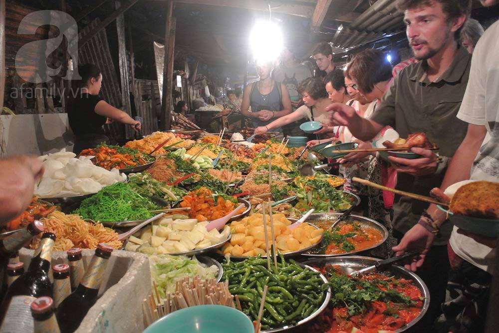 Lạc lối ở chợ đêm Luang Prabang