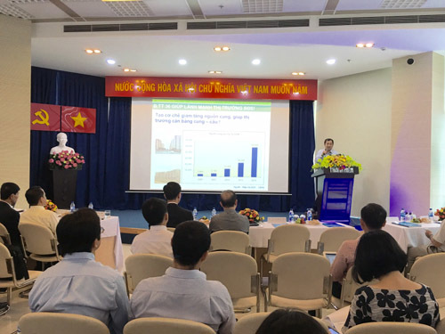 Tranh cãi gay gắt quanh việc thắt chặt tín dụng BĐS