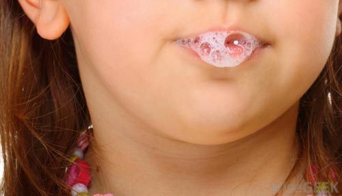 Nước bọt tiết lộ những bí ẩn gì trong cơ thể bạn?