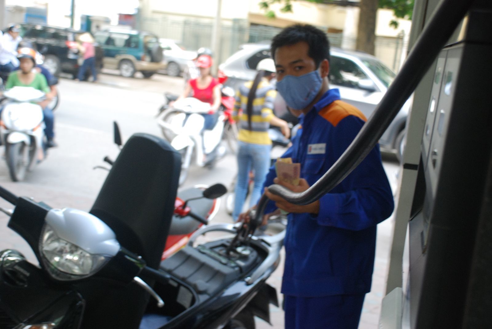 Ngàn tỷ thuế xăng dầu vào túi DN: Bộ Tài chính lên tiếng