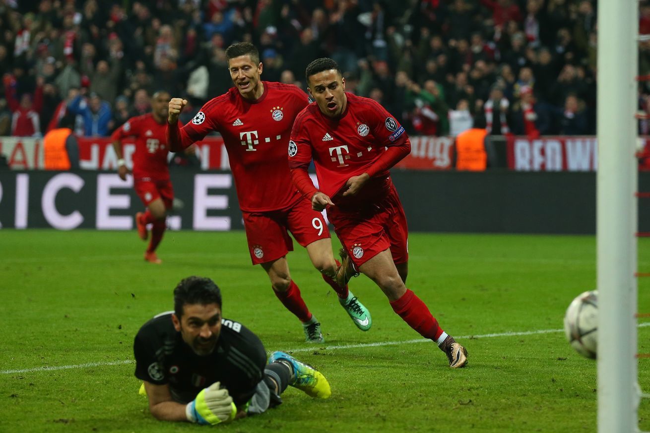 Thiago ghi bàn nâng tỷ số lên 3-2