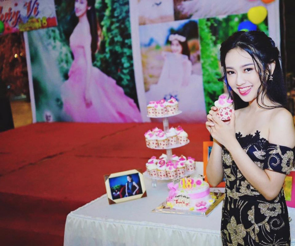 Thúy Vi tiết lộ về bạn trai ngoại quốc sau sinh nhật hoành tráng