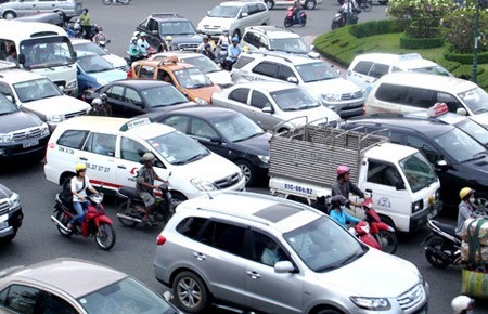 Nghệ An: 10 nhà, 1 nhà có ô tô