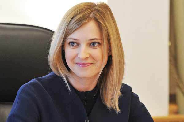 Công tố viên xinh đẹp 'khoe' Crưm tốt hơn xưa